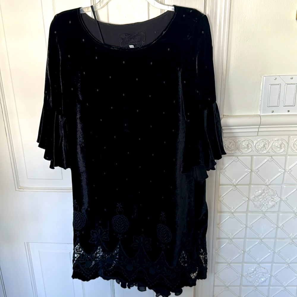 Fully lined velvet embroidered Johnny Was dress with 3/4 length ruffled sleeves